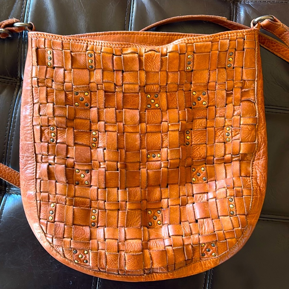 Vilenca Holland cognac leather weave with studs shoulder bag